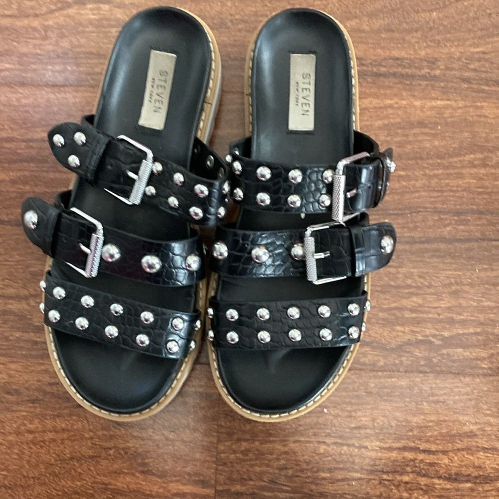 Steven by Steve Madden Black Studded Sandals Sz 7.5 - Picture 5 of 8